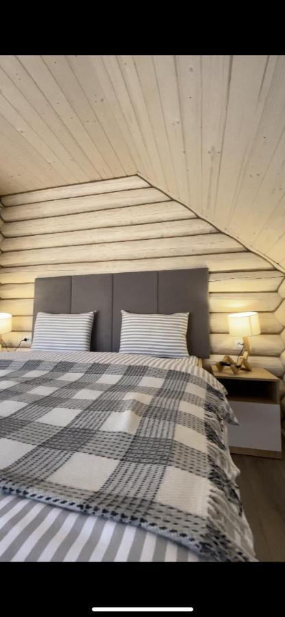 Чотири Сезони Hotel Izki Bagian luar foto