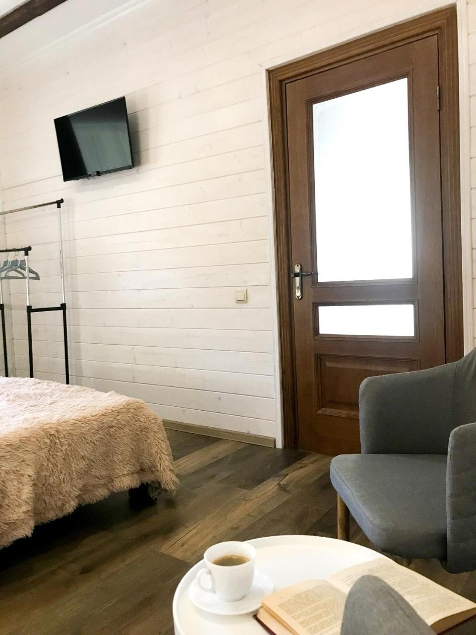 Чотири Сезони Hotel Izki Bagian luar foto