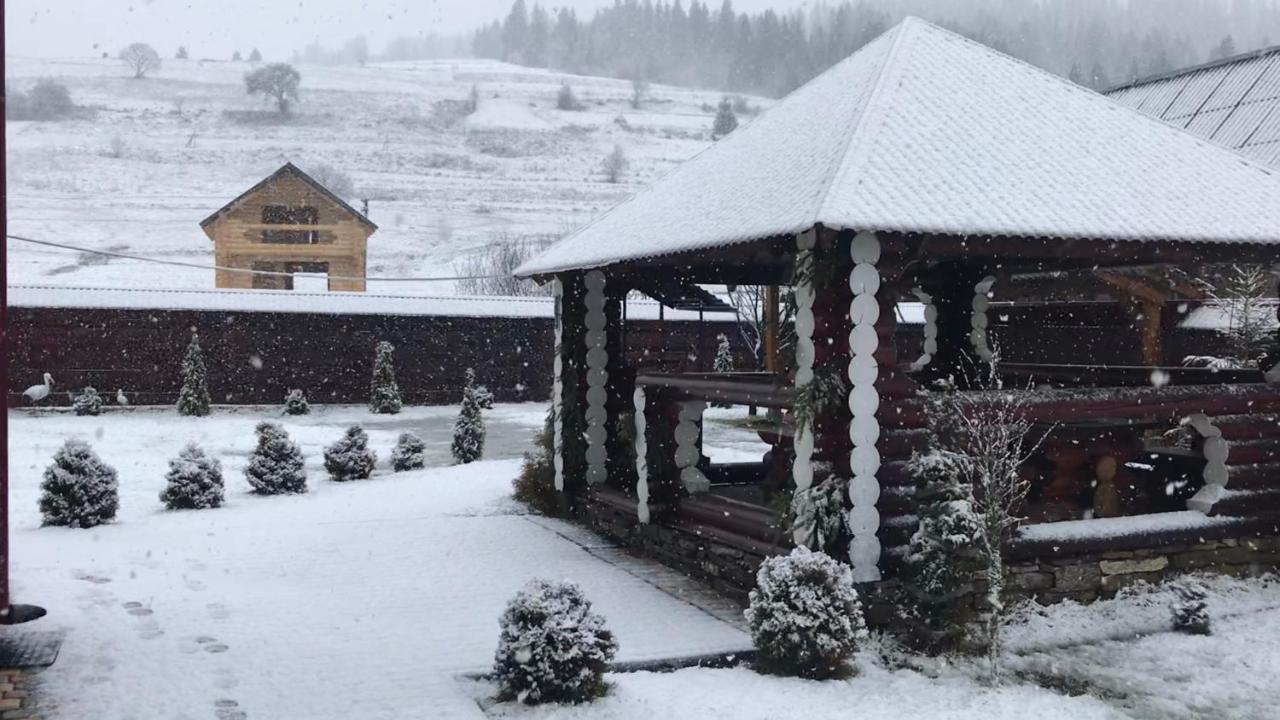 Чотири Сезони Hotel Izki Bagian luar foto